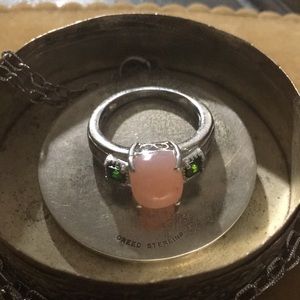 .925 sterling silver ring w/ pink opal and emerald